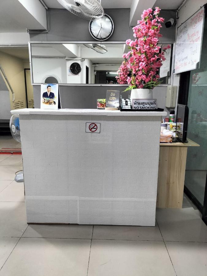 Uno Inn Bangkok Eksteriør billede